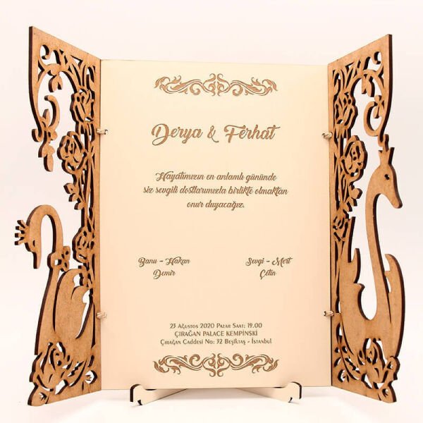 Ahşap Düğün Davetiyesi AHD-3013c | Çift Kuğu Desenli Ahşap Davetiye