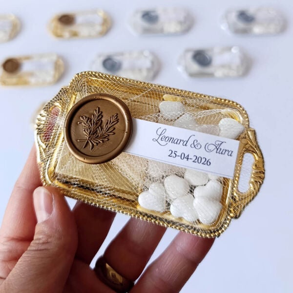Nikah Şekeri Nks-316A Mühürlü Madlen Çikolata ve Kalp Şekerli Gold Metal Mini Tepsi