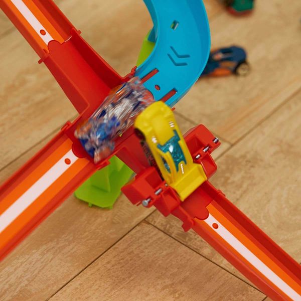 Hot Wheels Neon Yarışlar Çoklu Yarış Heyecanı Pist Seti HPC07 Oyuncak Seti