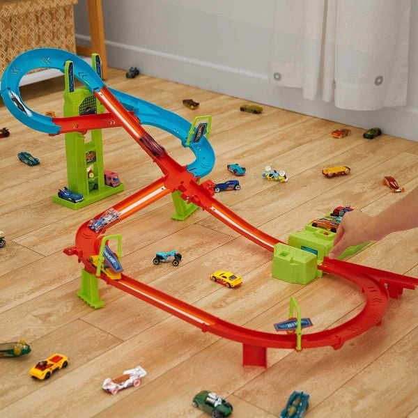 Hot Wheels Neon Yarışlar Çoklu Yarış Heyecanı Pist Seti HPC07 Oyuncak Seti