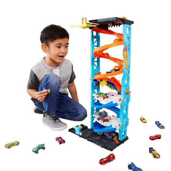 Hot Wheels Heyecanlı Yarış Kulesi HKX43 Fırlatma Rampaları