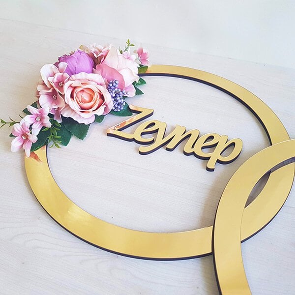 İsim Panosu PN-03 | Pleksi 2 İsim ve Çiçekli 2 Halka Duvar Panosu Gold
