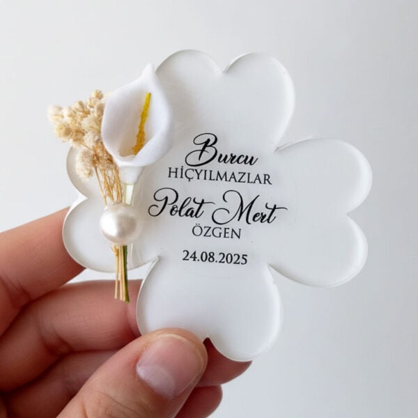 Nikah Şekeri Hediyeliği Nks-342 Gala Çiçekli Kalp Yapraklı Yonca Pleksi Magnet