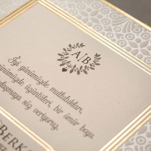 Düğün Davetiyesi İkw-40449 | Altın Varak Yaldız ve Kabartma Çerçeveli Modern Davetiye