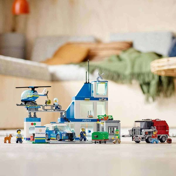 LEGO City Polis Merkezi Yapım Oyuncak Seti LCT-60316