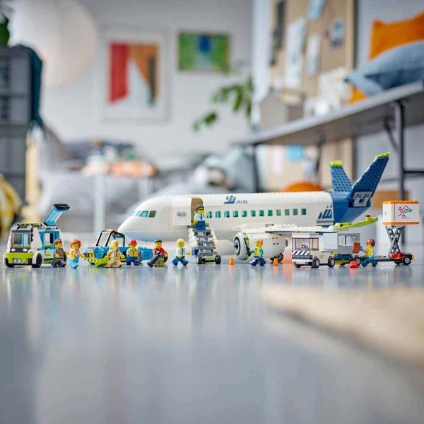 LEGO City Yolcu Uçağı Yapım Oyuncak Seti LCT-60367