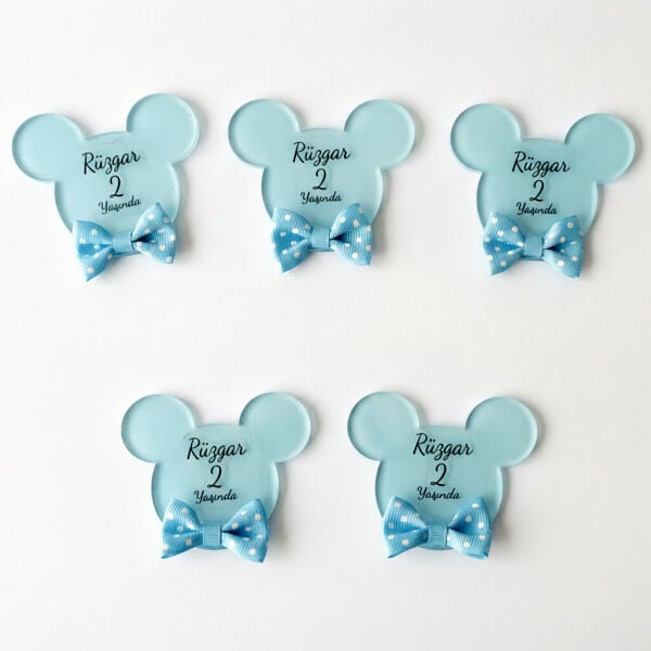 Bebek Şekeri Hediyeliği Bebe-344M Mickey Modeli Arkası Mavi Şeffaf Pleksi Magnet
