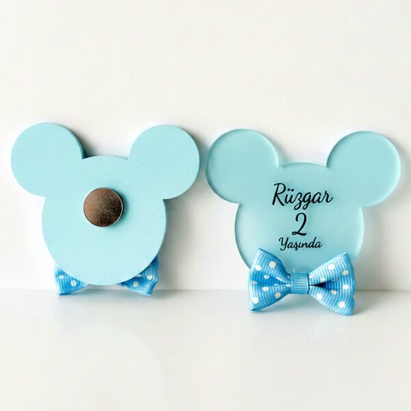 Bebek Şekeri Hediyeliği Bebe-344M Mickey Modeli Arkası Mavi Şeffaf Pleksi Magnet