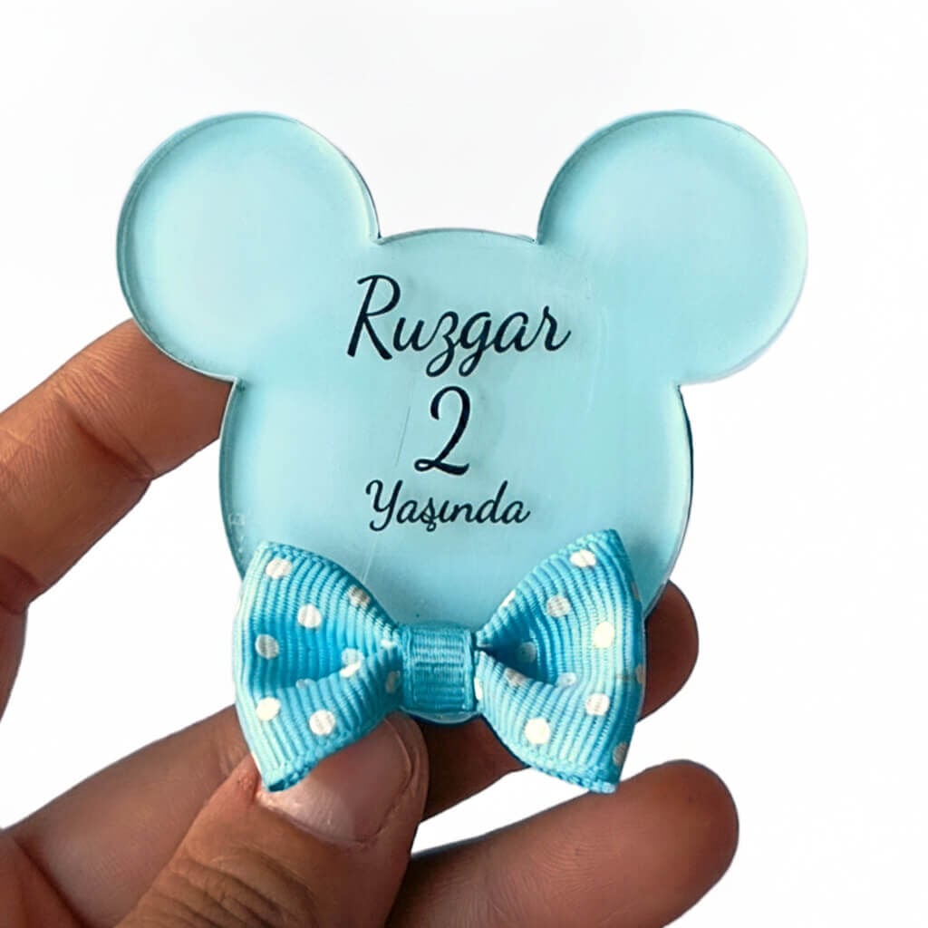 Bebek Şekeri Hediyeliği Bebe-344M Mickey Modeli Arkası Mavi Şeffaf Pleksi Magnet