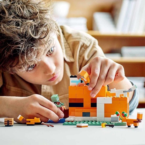 LEGO Minecraft Tilki Kulübesi Yapım Oyuncak Seti LMC-21178