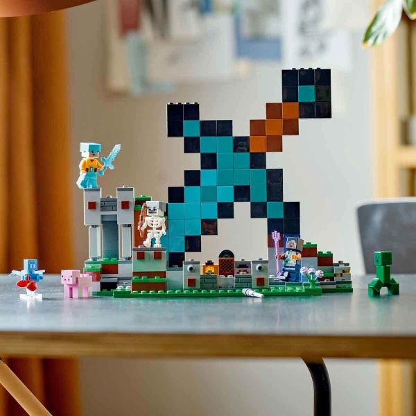 LEGO Minecraft Kılıç Üssü Yapım Oyuncak Seti LMC-21244