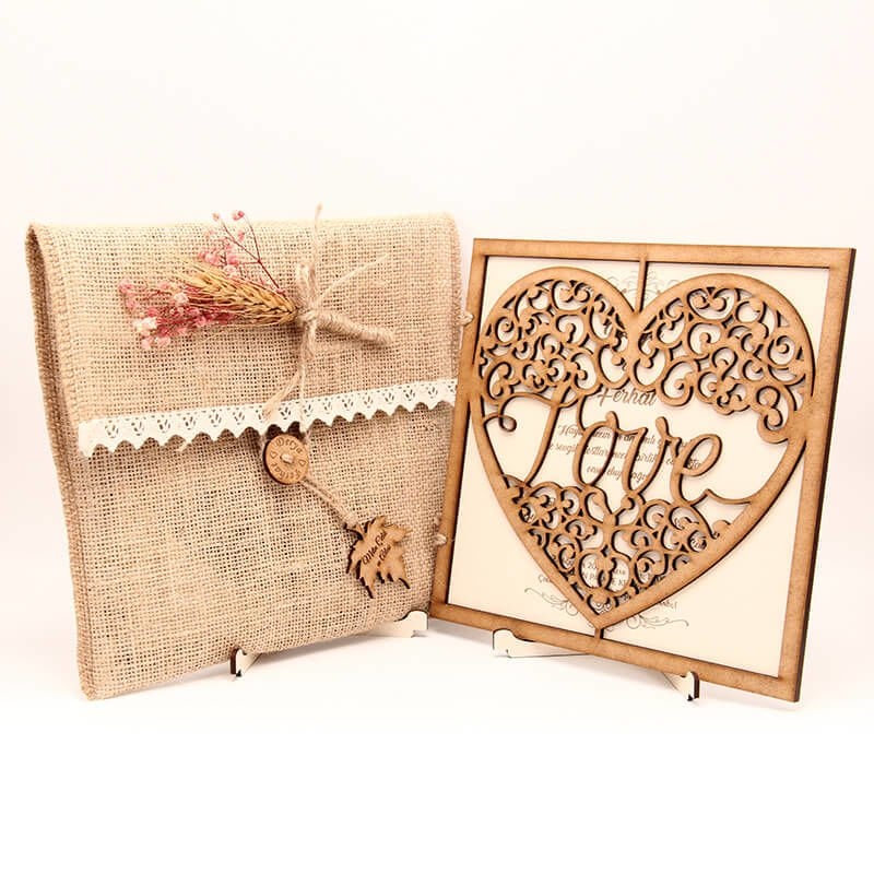Ahşap Düğün Davetiyesi Modelleri I love you Kalp Desenli Davetiye AHD-3069a